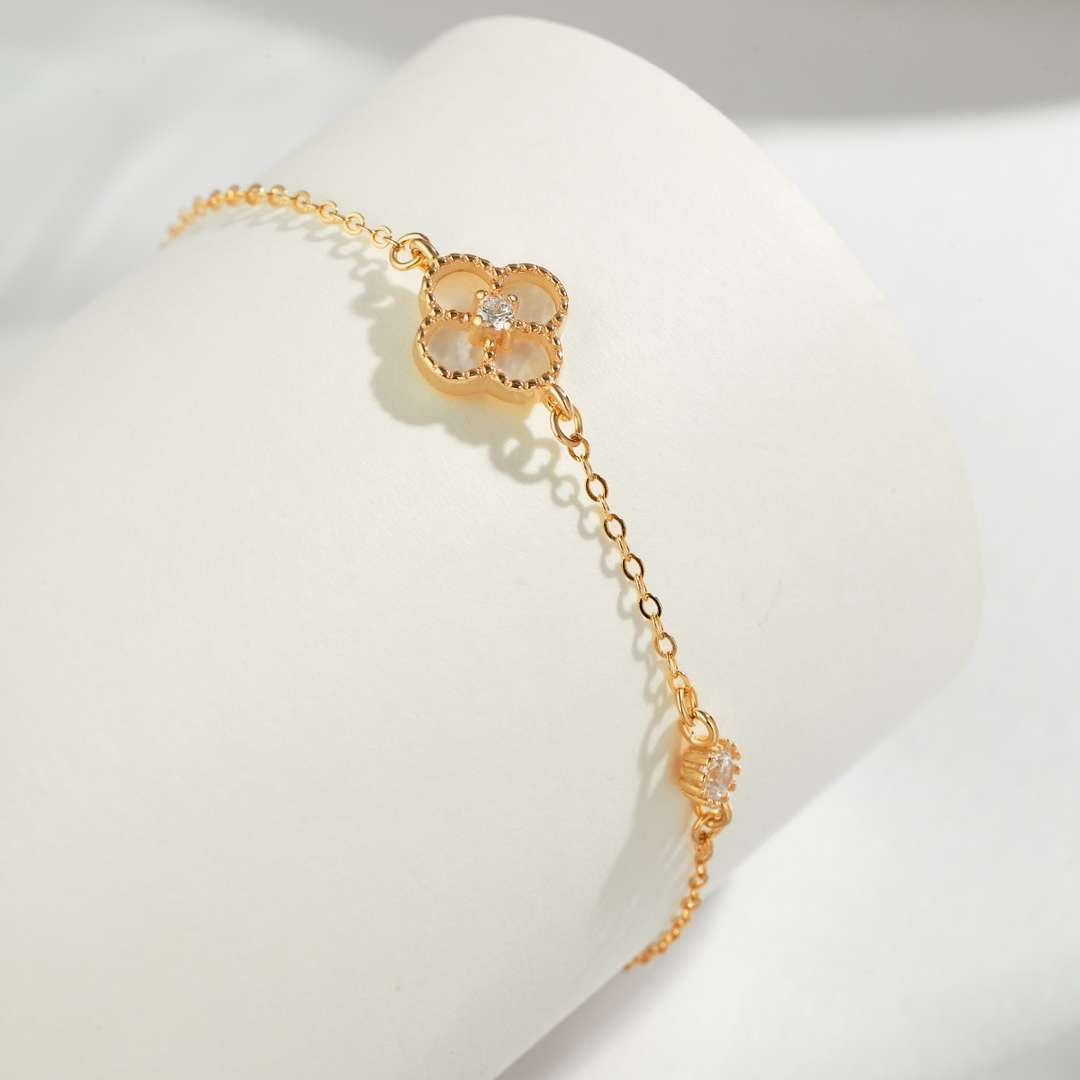 [Lucky Star]Delicate Four Leaf Clover Bracelet