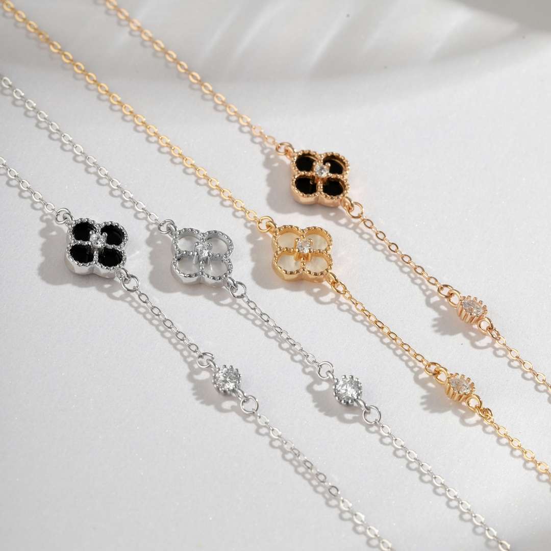 [Lucky Star]Delicate Four Leaf Clover Bracelet